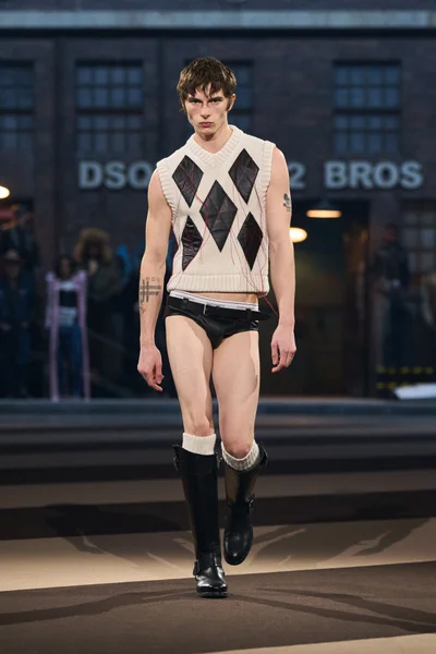 Look 23